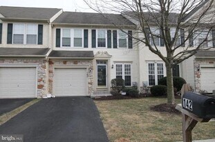 142 Maloney Terrace, Unit 142 Maloney Full in Avondale, PA - Building Photo