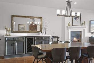 13308 Valleyheart Dr in Los Angeles, CA - Building Photo - Building Photo