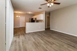 515 Maricopa Dr in Kissimmee, FL - Foto de edificio - Building Photo