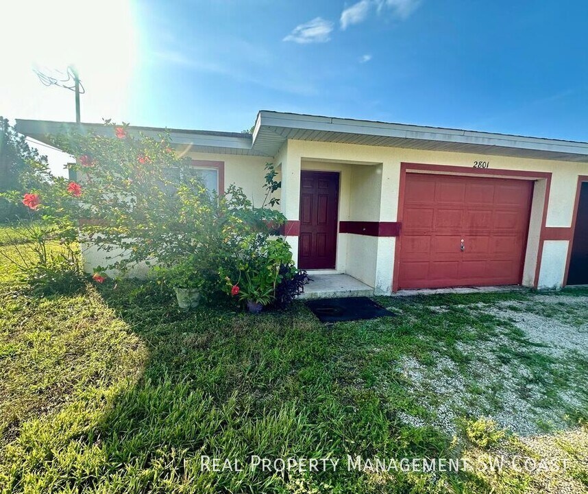 2801 Hightower Ave S in Lehigh Acres, FL - Building Photo