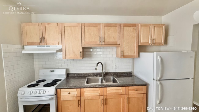 11 Southdale Av in Kitchener, ON - Building Photo - Building Photo