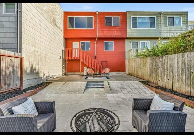 510 Hanover St in Daly City, CA - Building Photo - Building Photo