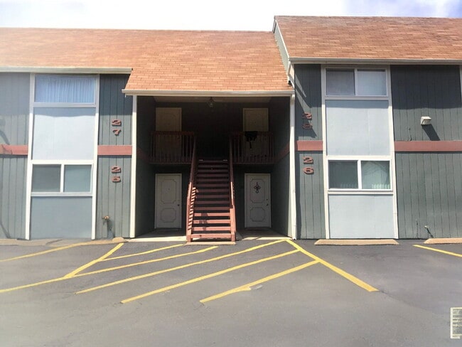 146 NE Atkinson Ct in Roseburg, OR - Building Photo - Building Photo