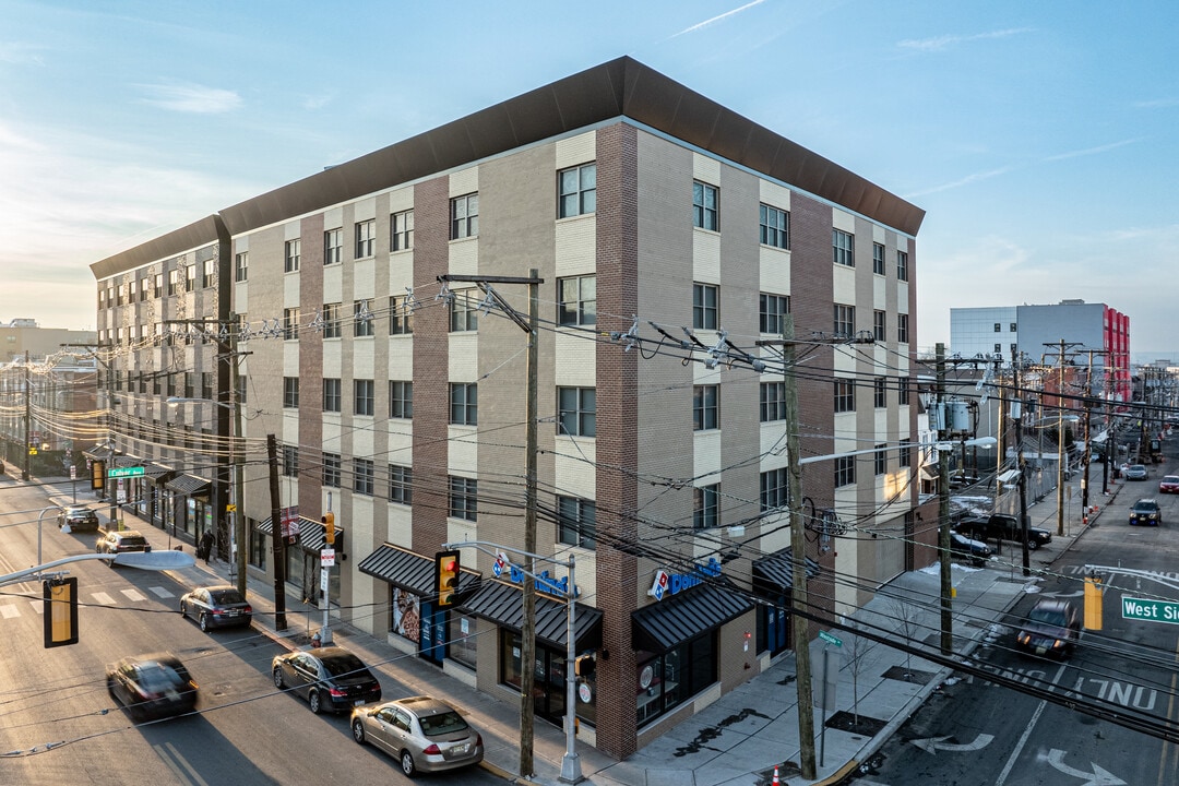 315 Westside Ave in Jersey City, NJ - Building Photo