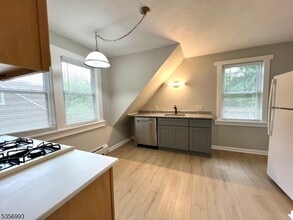 482 Louisa Ave in Wyckoff, NJ - Building Photo - Building Photo