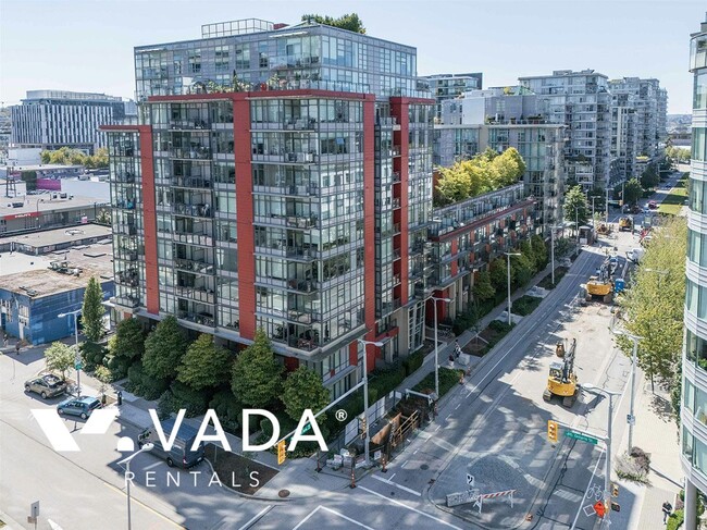 38 W 1st Ave