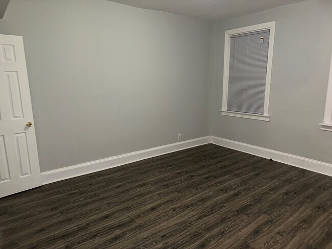 property at 1616 Isherwood St NE