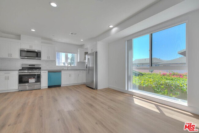 1015 Wilton Pl in Los Angeles, CA - Building Photo - Building Photo