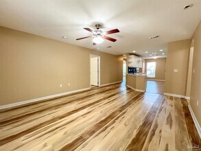 202 Creekview Dr in Pensacola, FL - Building Photo - Building Photo