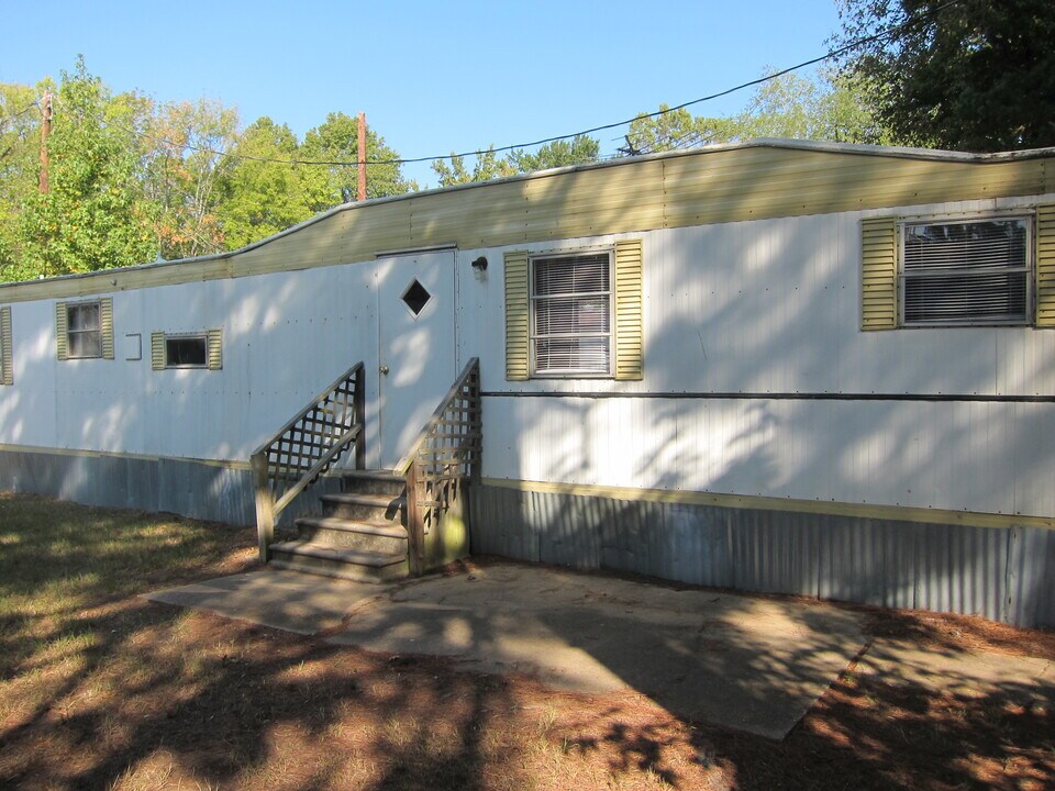 413 Miller St in White Oak, TX - Building Photo