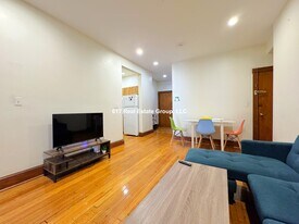 21 Gibbs St in Brookline, MA - Building Photo