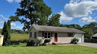 438 Ritchey Blvd in Penn Yan, NY - Building Photo