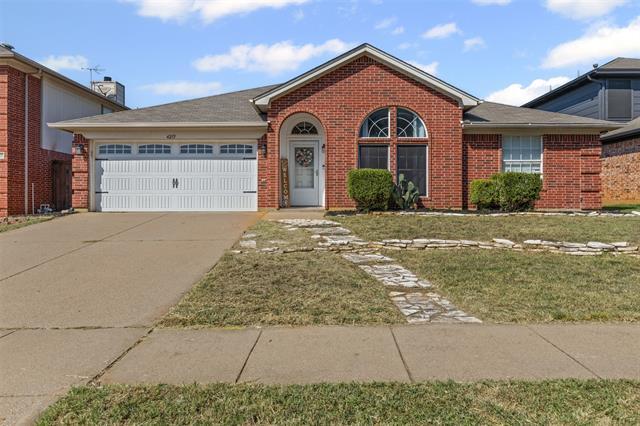 4215 Bent Oaks Dr in Arlington, TX - Building Photo