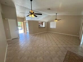 3803 Cocina Ln in Palmdale, CA - Foto de edificio - Building Photo
