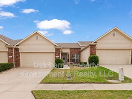 252 Heritage Hill Dr in Lewisville, TX - Building Photo