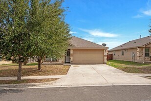 226 Goldenrod Dr in San Marcos, TX - Building Photo