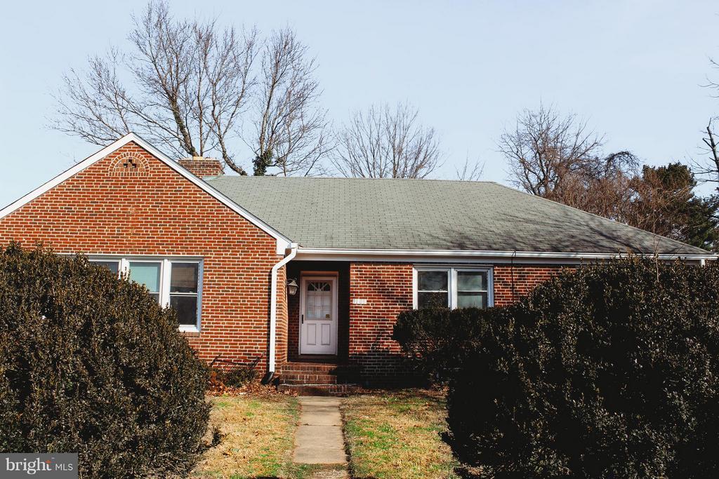 9101 Sudley Rd in Manassas, VA - Building Photo