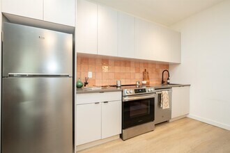 328 Pacific Ave in Jersey City, NJ - Building Photo - Building Photo