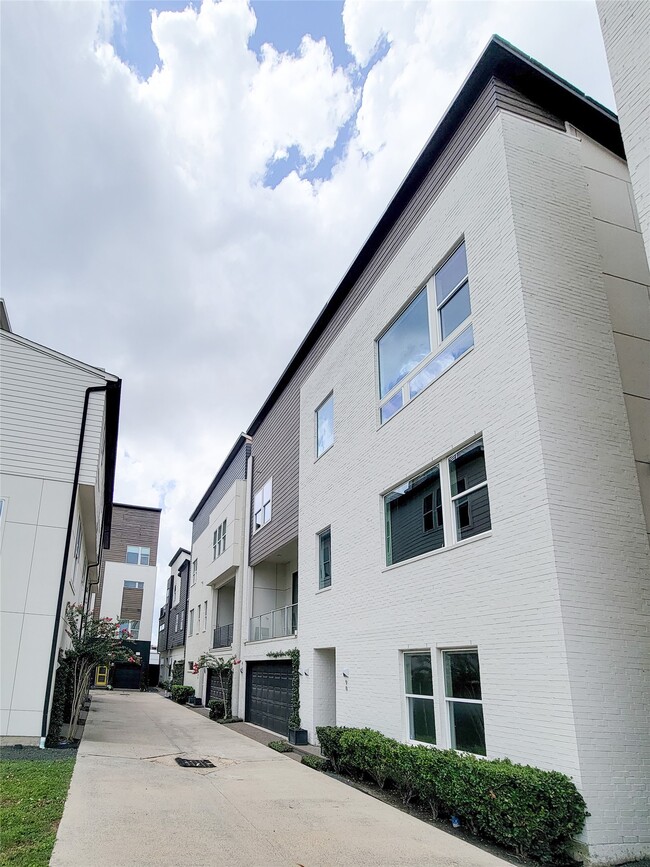 property at 9 N St Charles St
