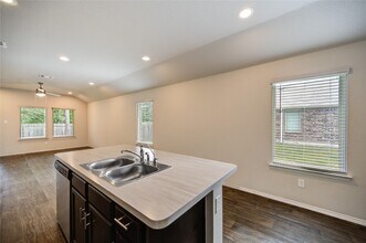 16937 Rich Pines Dr in Conroe, TX - Building Photo - Building Photo