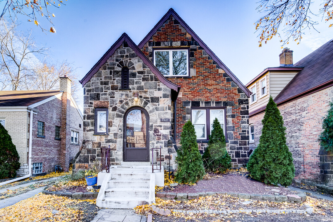 3437 Cuyler Ave in Berwyn, IL - Building Photo