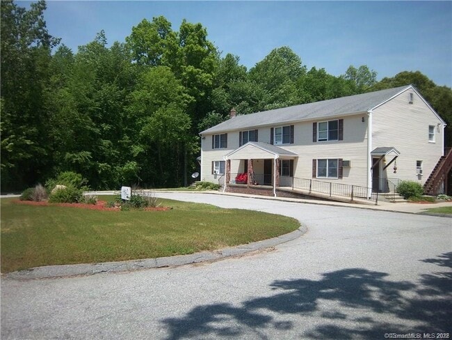 14 Fairway Dr in Ledyard, CT - Building Photo - Building Photo