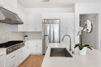 408 Treble in Irvine, CA - Building Photo - Building Photo