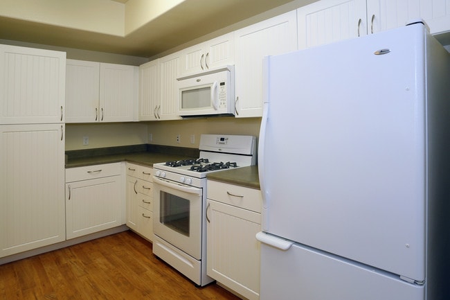 Rivers Edge in Lake Elsinore, CA - Building Photo - Interior Photo