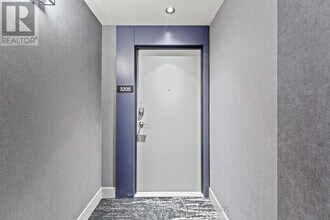 30-32030 Upper Mall Wy in Vaughan, ON - Building Photo - Building Photo