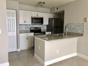 2209 Antigua Pl in Kissimmee, FL - Foto de edificio - Building Photo