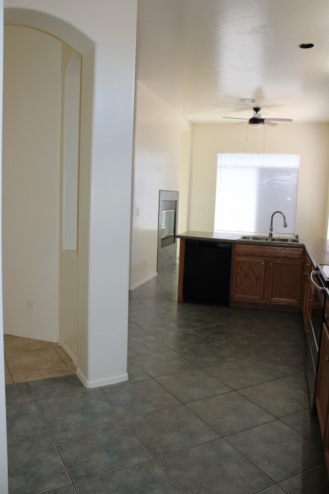 887 Manzanilla Way in Rio Rico, AZ - Building Photo - Building Photo