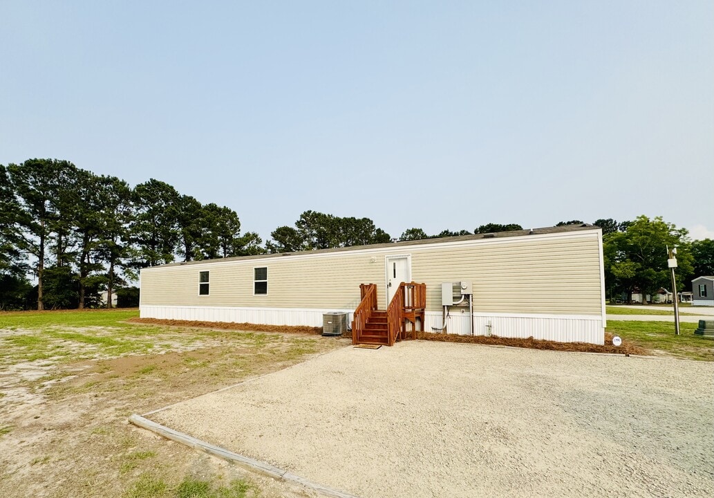108 Blissful Ct in Aynor, SC - Foto de edificio