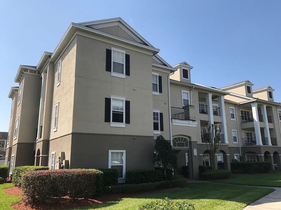 3725 Conroy Rd in Orlando, FL - Building Photo