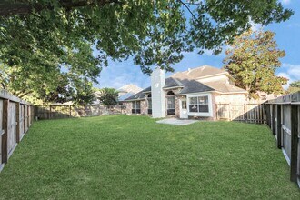 11918 Helene Ct in Pinehurst, TX - Building Photo - Building Photo