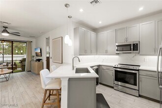 7622 Rockefeller Dr in Naples, FL - Building Photo - Building Photo