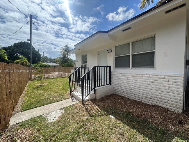 290 NE 77th St in Miami, FL - Building Photo - Building Photo