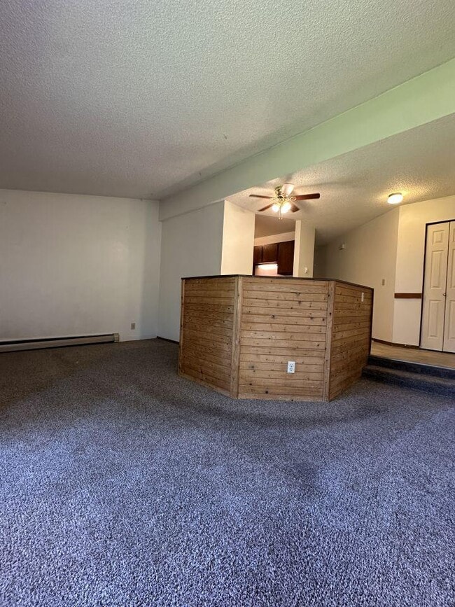2324 Rehberg Ln in Billings, MT - Building Photo - Building Photo