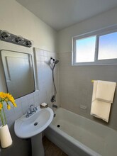 25 Bennett Ave, Unit 2 in Long Beach, CA - Building Photo - Building Photo