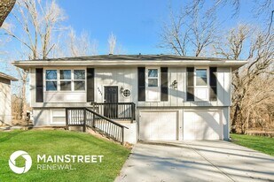 6632 E 134th St in Grandview, MO - Building Photo