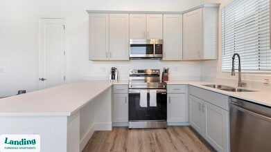 8200 W Encanto Blvd in Phoenix, AZ - Building Photo - Building Photo