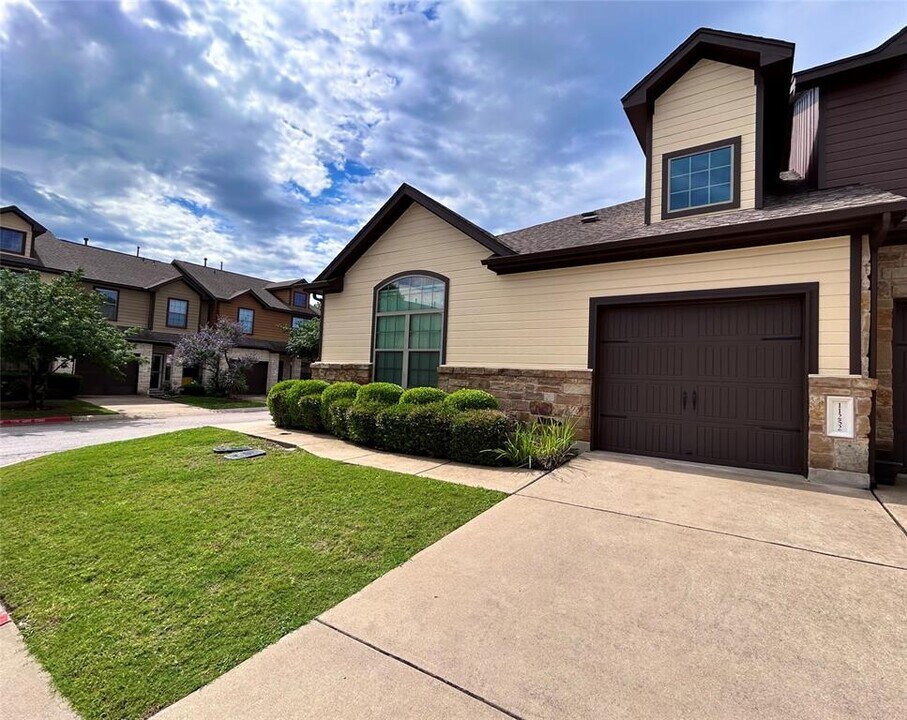11252 Lost Maples Trail in Austin, TX - Building Photo