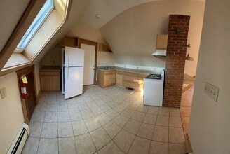 19 Hickok Pl, Unit 3 in Burlington, VT - Building Photo - Building Photo
