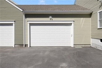 20 Vanderbilt Ln in Portsmouth, RI - Building Photo - Building Photo