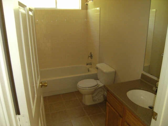 174 E Sunset Dr in Onalaska, TX - Building Photo - Building Photo