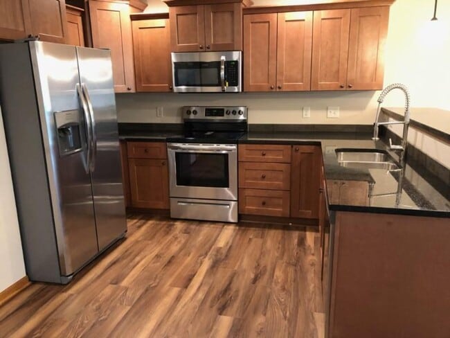 8775 Ridge Hollow Dr in Lincoln, NE - Building Photo - Building Photo