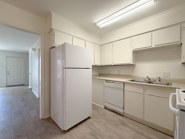 D'Iberville Townhomes in Addis, LA - Building Photo - Building Photo