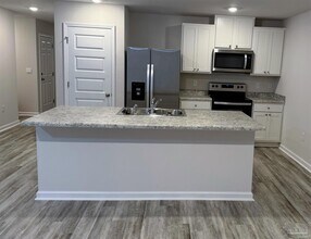 4335 Redbay Ct in Milton, FL - Building Photo - Building Photo