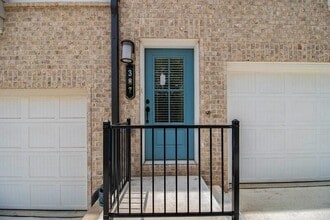 387 Skylar Way SE in Atlanta, GA - Building Photo - Building Photo