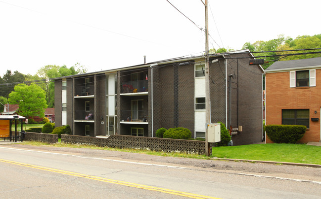 1382 Bower Hill Rd in Pittsburgh, PA - Building Photo - Building Photo