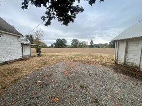 13738 Myers Ln S in Jefferson, OR - Building Photo - Building Photo